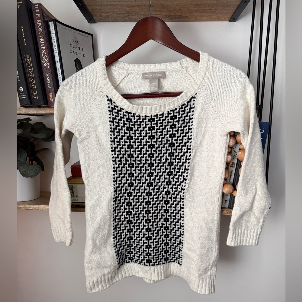 Banana Republic Cream and Black houndstooth pattern.